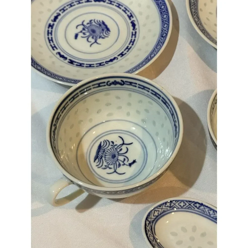 Vintage Chinese Rice Grain Porcelain Blue White Soup Set 2 Cups 2 Saucers Spoon